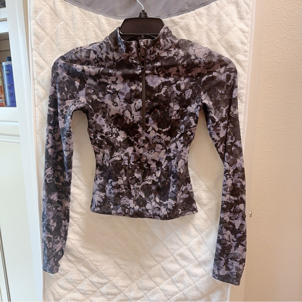 Lululemon Women's Top - size 2